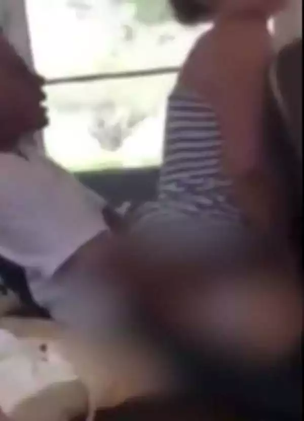 End Time: Passengers in Shock After Couple Engage in S*x on a Moving Bus (Photo+Video)